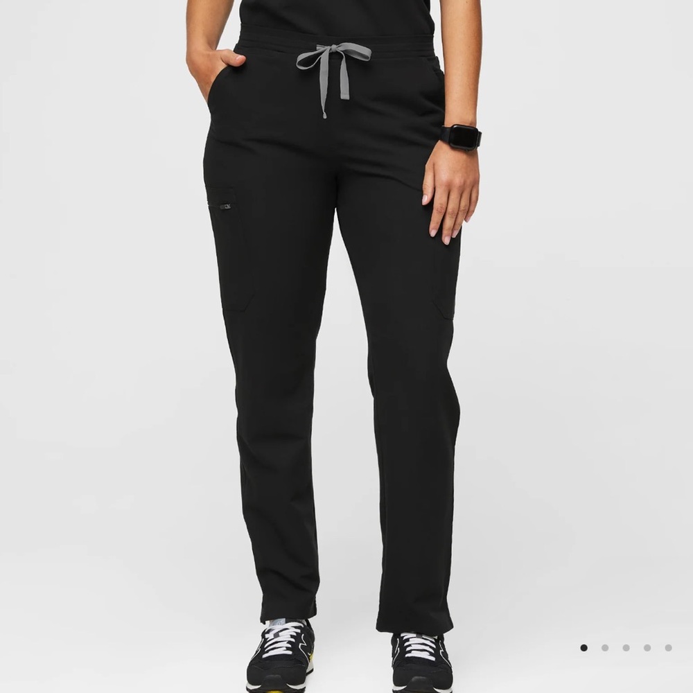 Figs black Yola™ Skinny Scrub Pants